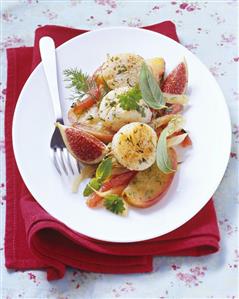 Scallops cooked in foil on fennel and apples