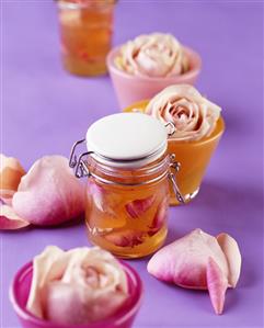 Apple jelly with rose petals