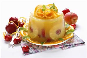 Fruit in jelly