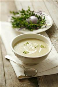 Creamed chicory and potato soup