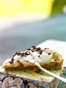 Banoffee pie (Banana and toffee pie with cream)