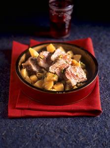 Tender lamb with spiced quinces (Arab cuisine)