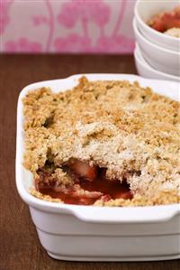 Strawberry and rhubarb crumble