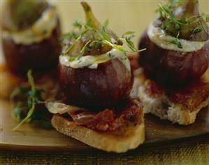 Baked figs with mascarpone and San Daniele ham