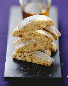 Cantucci ai pinoli (Cantucci with pine nuts & apricots, Italy)