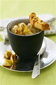 Onion soup with toasted bread