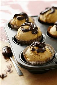 Coffee liqueur muffins with chocolate