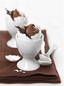 Chocolate mousse in eggshell