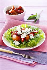 Lettuce with balsamic fruit and blue cheese