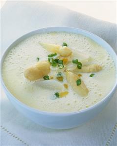 Cream of asparagus soup with asparagus tips