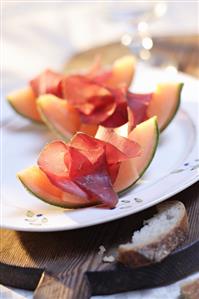 Melon with Bündnerfleisch (air-dried beef)