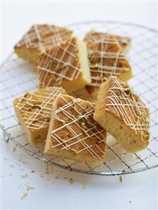 Lime slices on cake rack