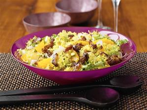 Orange and date salad with pistachios