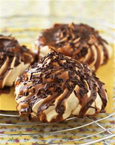 Meringues with chocolate icing