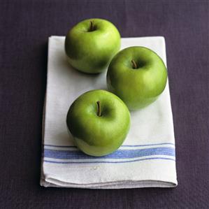 Three Granny Smith apples