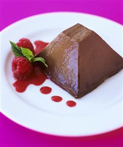 Chocolate parfait with raspberry sauce