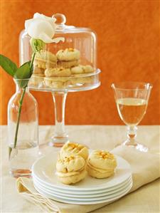 Filled mandarin orange and hazelnut cookies