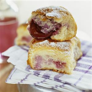 Czech-style Buchteln (sweet yeast dumplings)