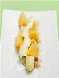 White asparagus with mango