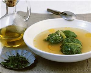 Soup with stuffed lettuce leaves