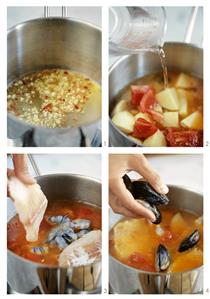 Making Italian fish soup. Receta disponible TR