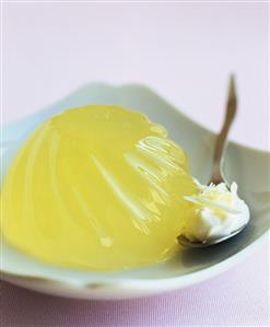 Lemon and mint jelly with white chocolate sauce