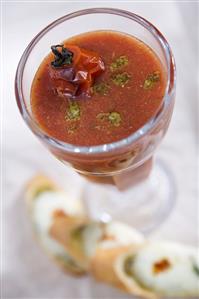 Baked tomato soup with pesto