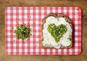 Buttered wholemeal bread with a heart of chives