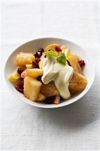 Fruit salad with cream