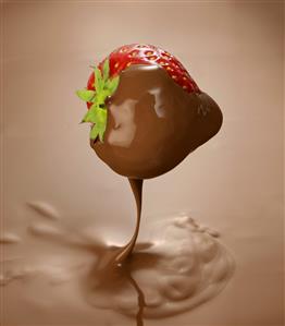 Chocolate-coated strawberry