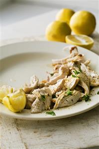 Seasoned tuna with parsley and lemon