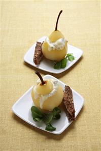 Pere al vino e miele con gorgonzola (Pears poached in wine)