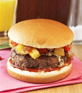 Cheeseburger with pineapple relish