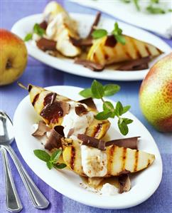 Grilled pears with sweet ricotta cream. Receta disponible TR