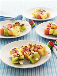 Fruit kebabs with chocolate sauce