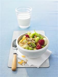 Fruit salad with muesli