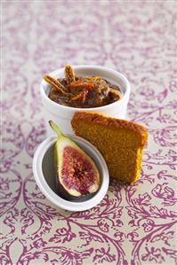 Fig compote with honey cake