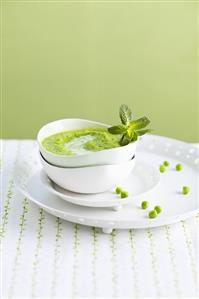 Cream of pea soup with ice