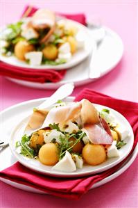 Melon & mozzarella salad with rocket, ham & mustard dressing