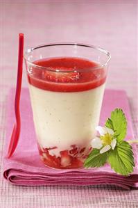 Panna cotta with strawberries