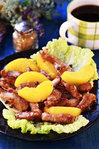 Fried liver with peaches