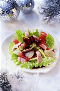 Salad leaves with eel and grapefruit (Christmas)