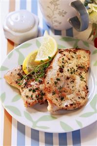 Chicken breast with thyme and lemon