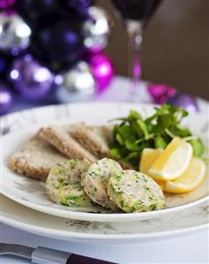 Kipper paste, bread and lemon wedges (Christmas)