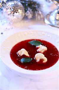 Borscht with ravioli for Christmas