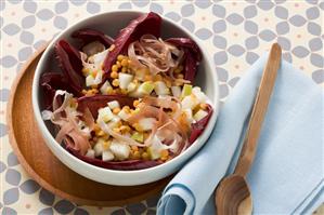Radicchio salad with pears and lentils