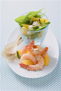 Greek shrimp and spinach salad