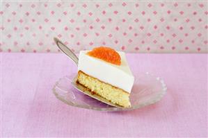 Sour milk cake with grapefruit