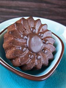 Flower-shaped chocolate cake