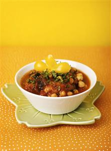 Vegetable stew with chick-peas